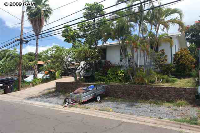 1382 Ainakea Road.jpg
