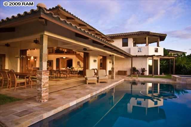 6681 Keoneoio Road.jpg