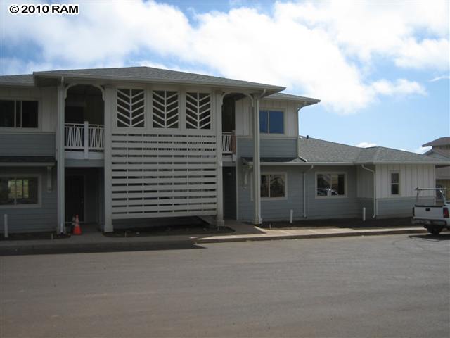 Hoolea Terrace at Kahelani.jpg